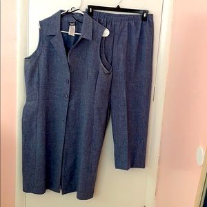 Capri pan with long sleeveless long top